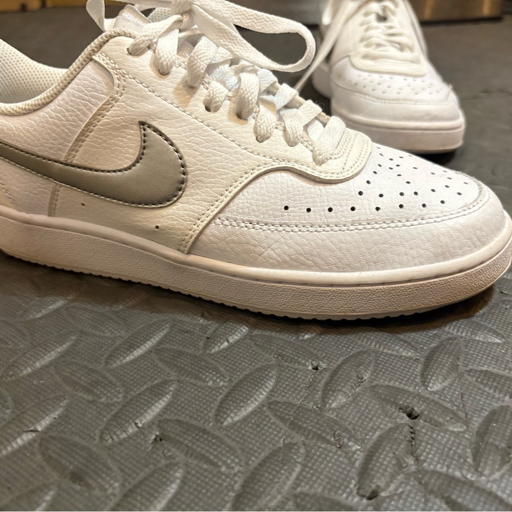 Nike White and Gray Athletic Shoes - Picture 4 of 4